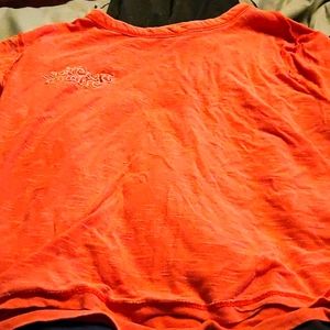 A red be nice human crop top